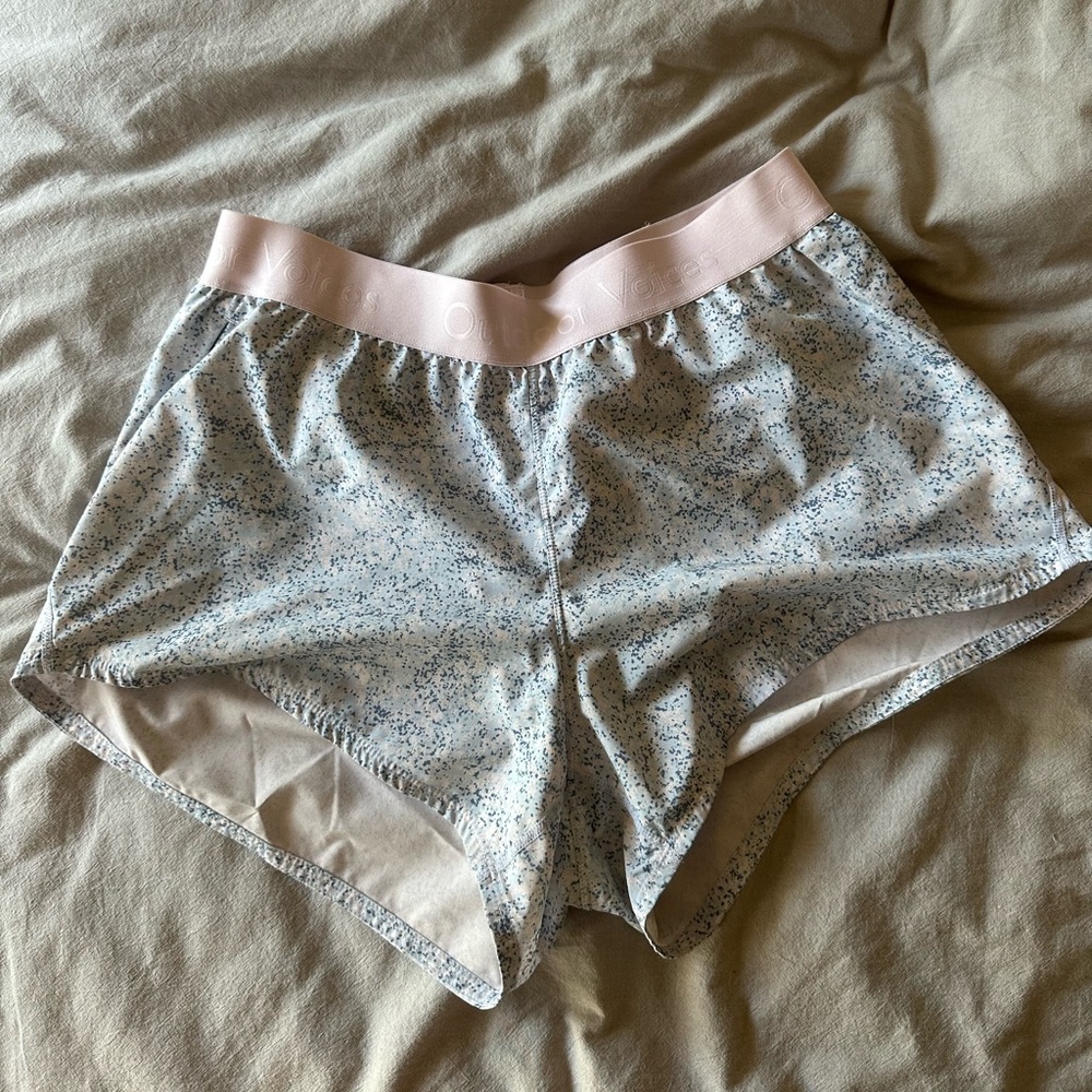 Outdoor Voices Relay Shorts Pebbled, Size S